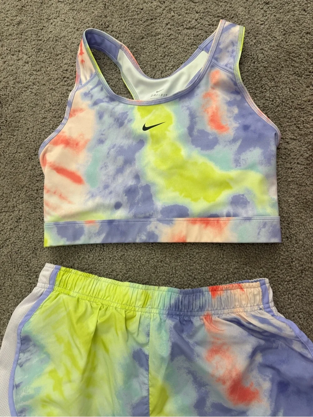 Women’s Sz M-L Nike Tie-Dye Active Set in Neon Green, Lavender & Coral - Picture 3 of 6
